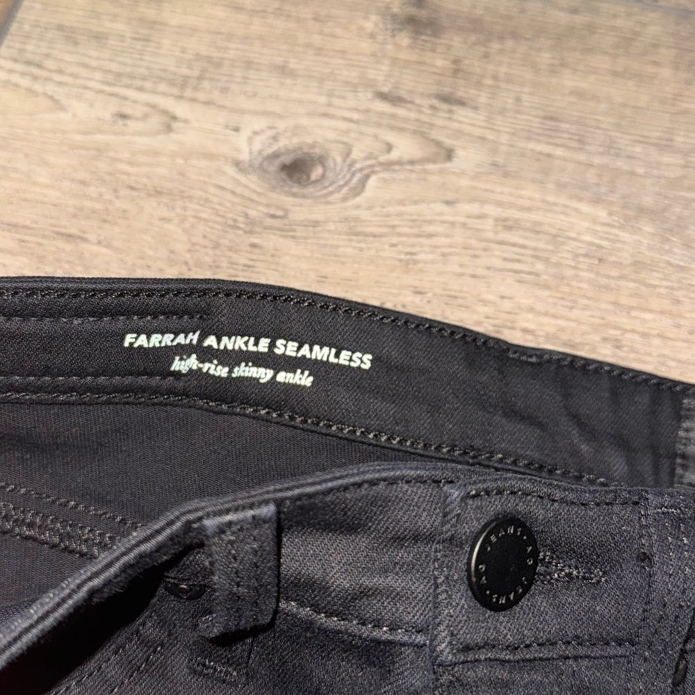 AG Farrah High Rise Ankle Seamless 26 EUC - Picture 3 of 8